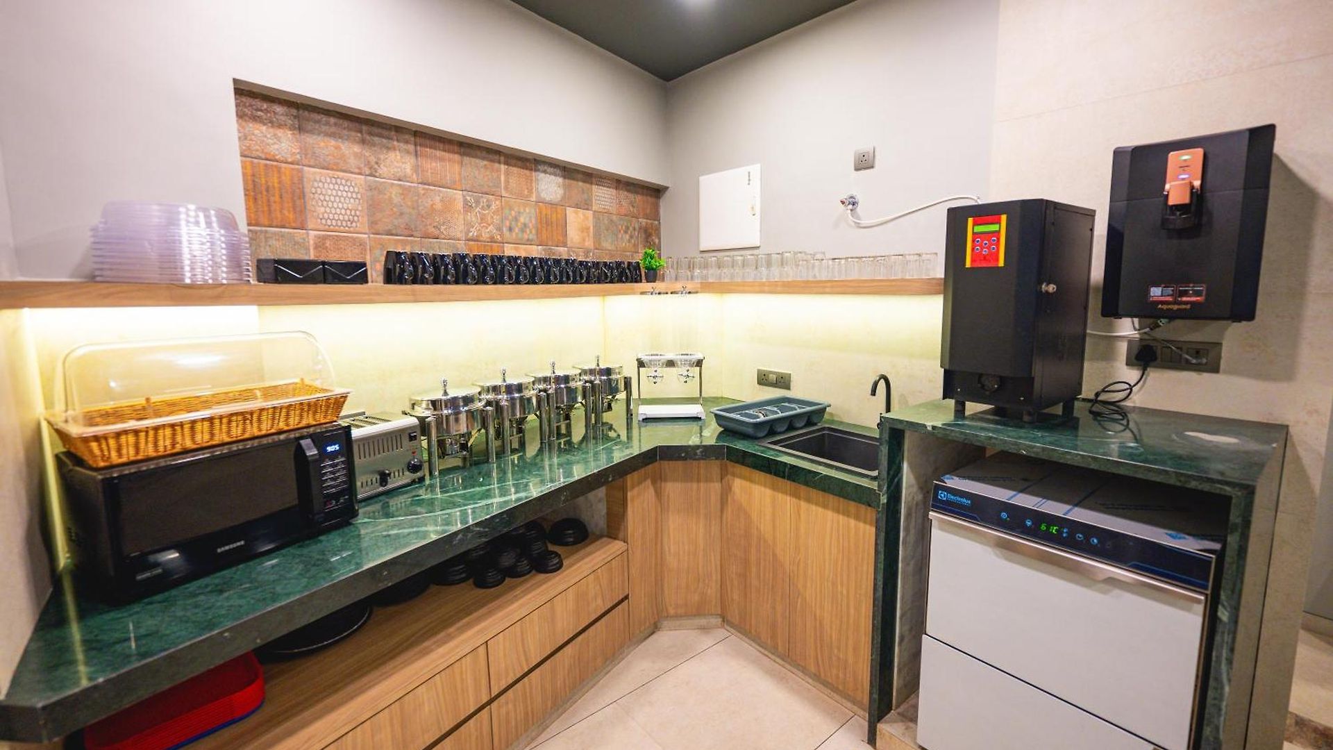 Indie Studios, Chembur 3* Mumbai