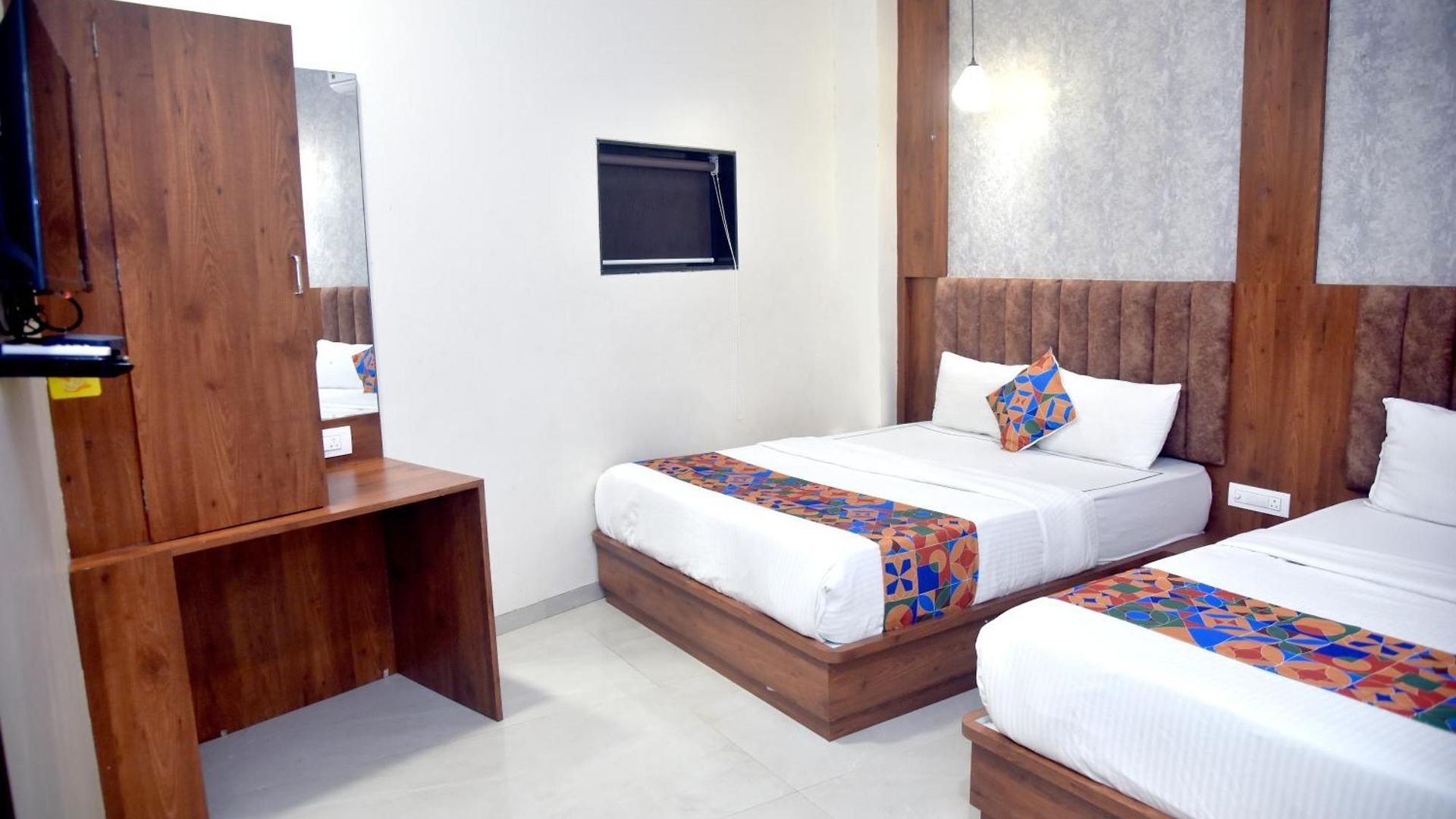Pride Near Airport T2 Hotel Mumbai