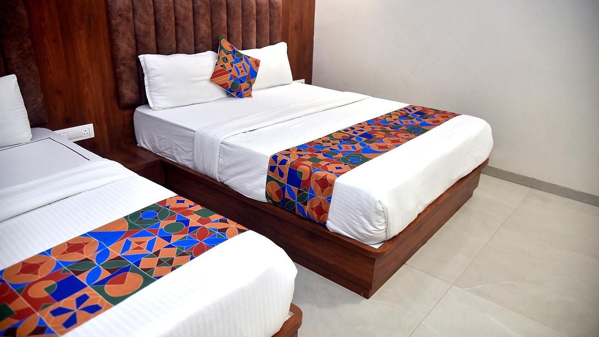 Hotel Pride Near Airport T2 *