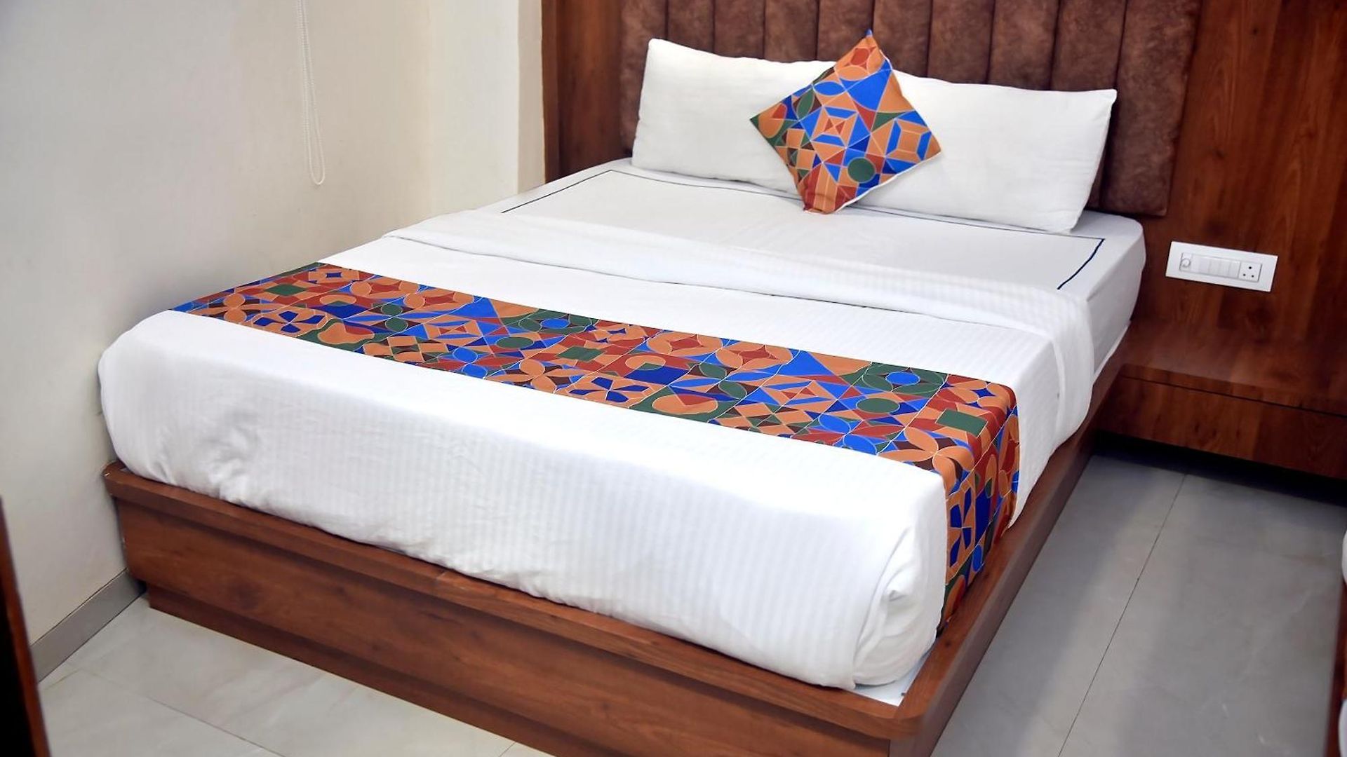Hotel Pride Near Airport T2 *