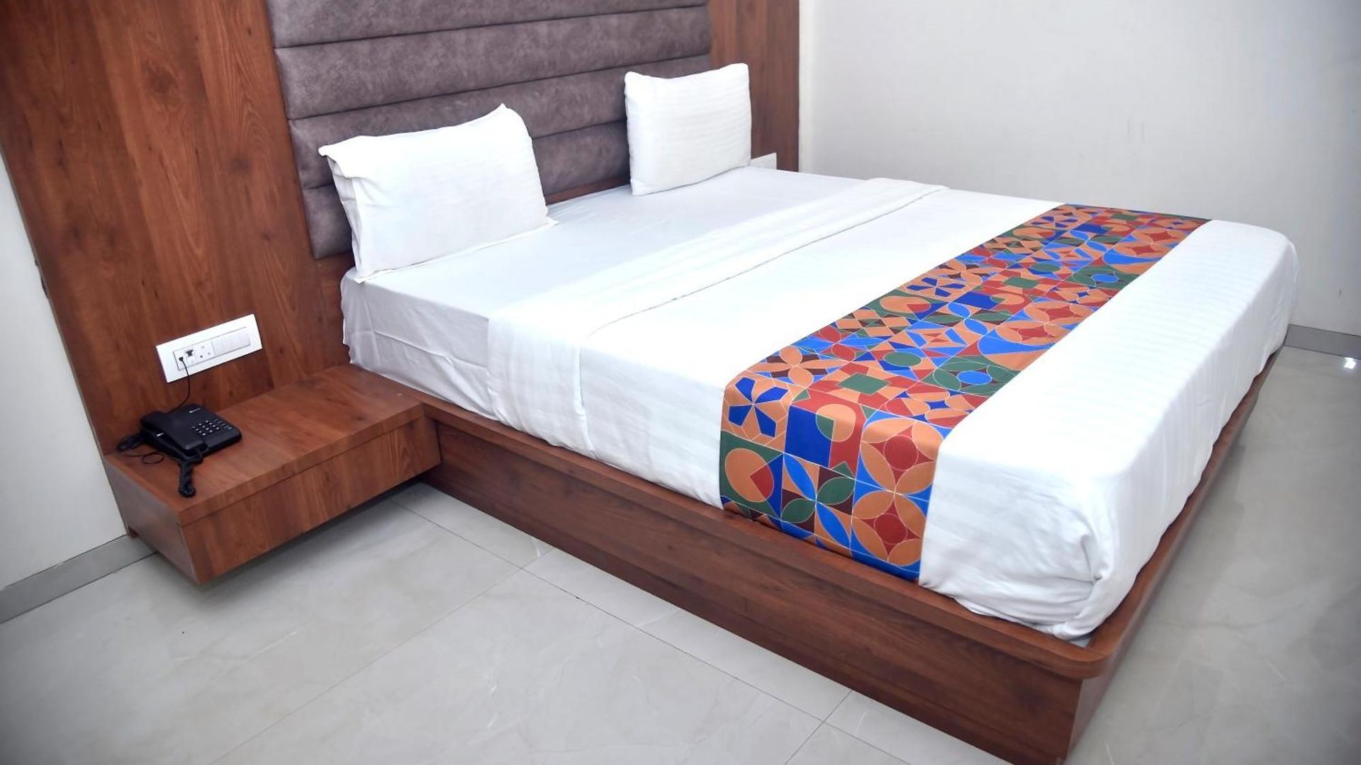 Hotel Pride Near Airport T2 *