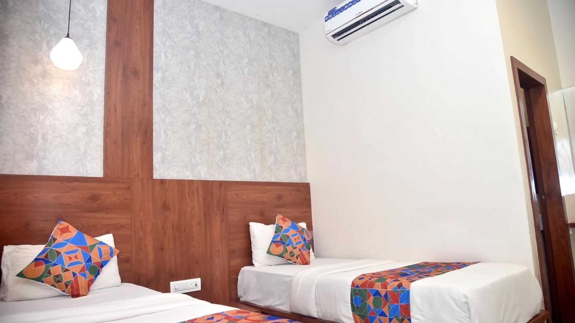 Hotel Pride Near Airport T2 Mumbai