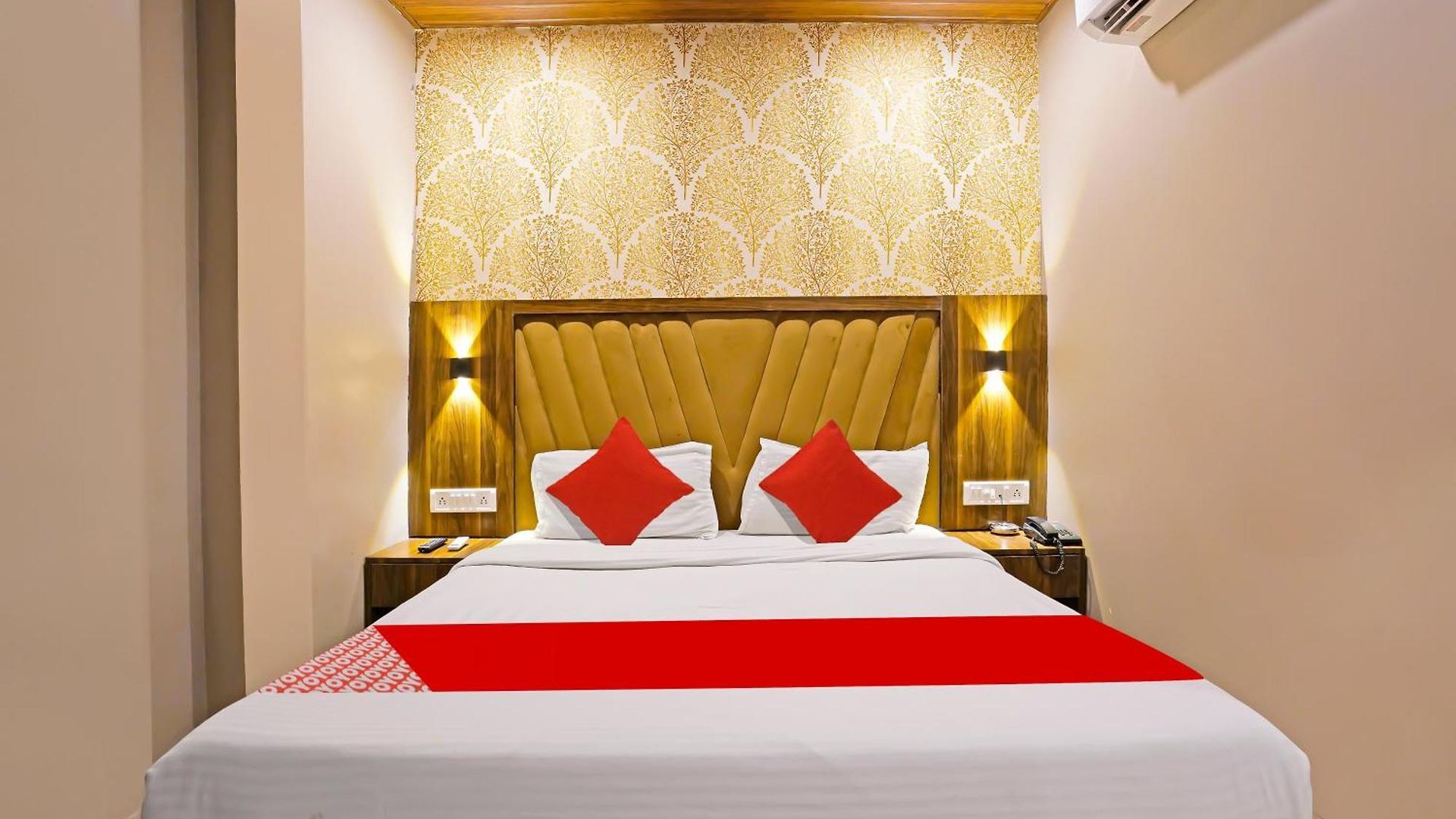 Super O Andheri East Hotel
