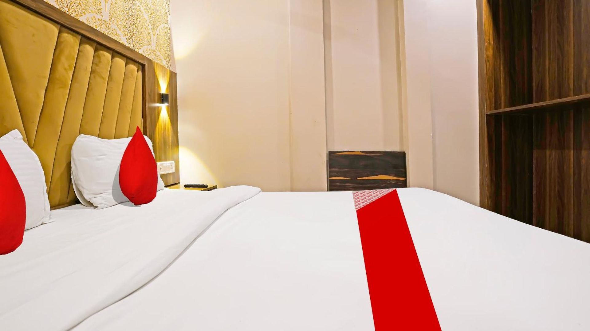 Hotel Super O Andheri East 3*