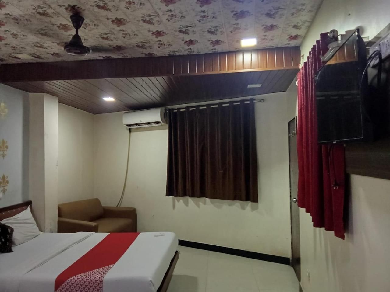 Residency Near Us Consulate Jio World Convention Center Bkc