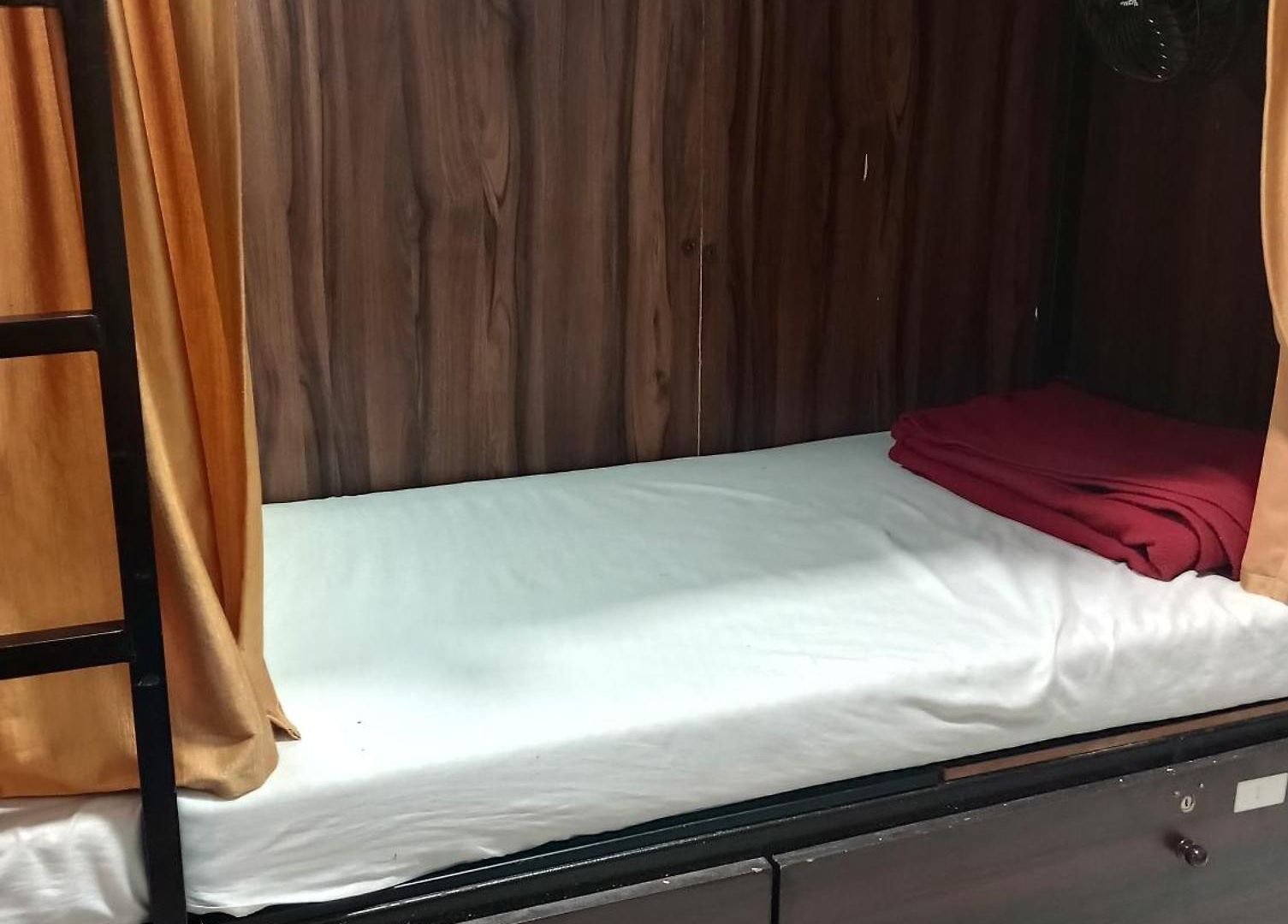 Hotel Golden View Near Masjid Bander Station 2*