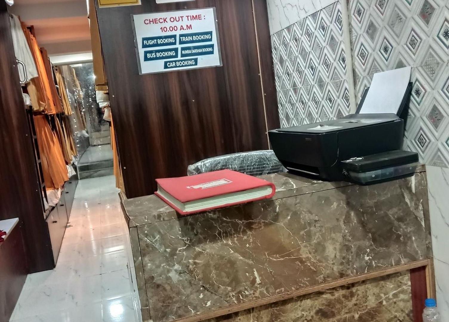Golden View Near Masjid Bander Station Hotel 2*