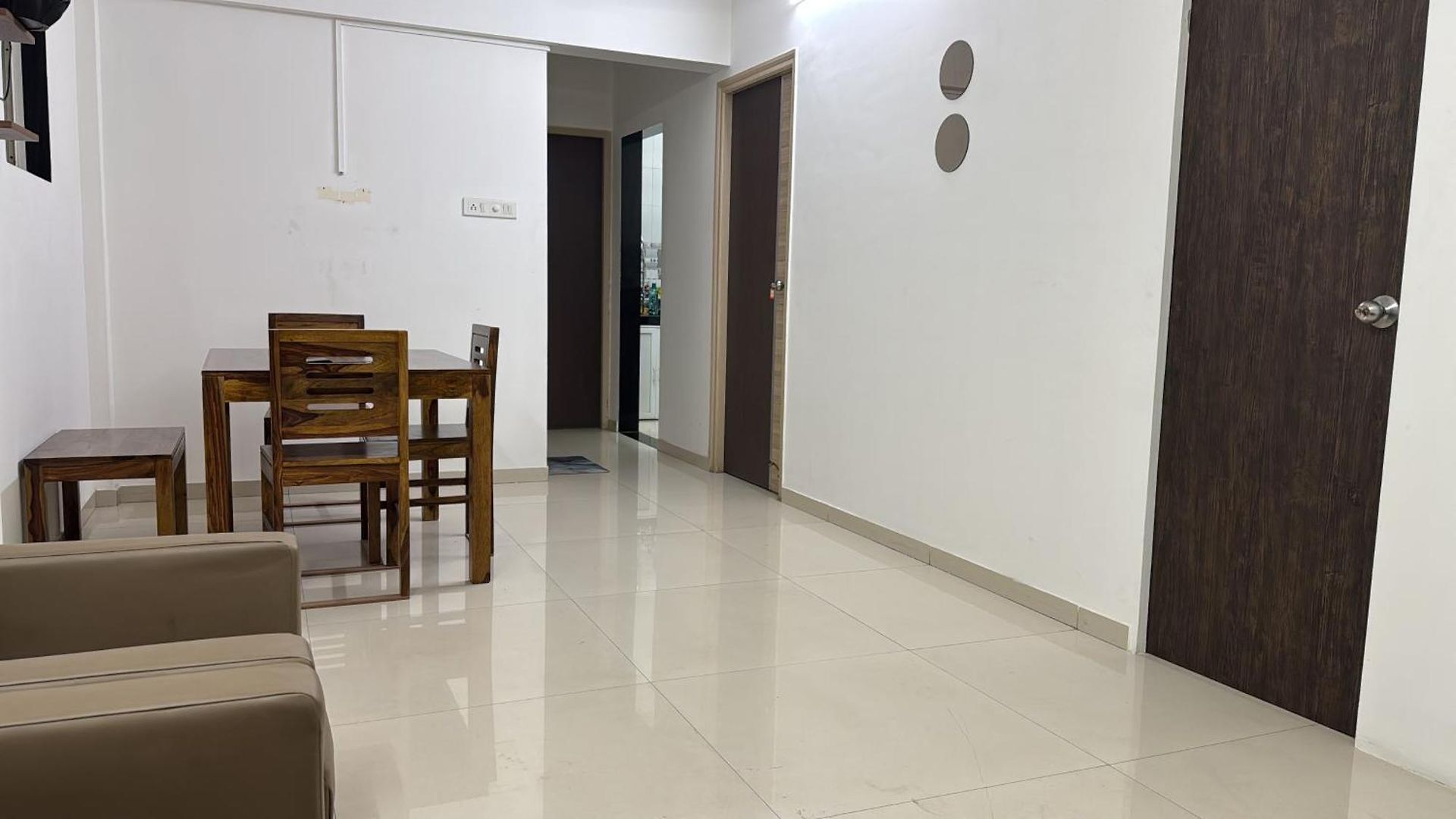 Luna Spaces- Blues Nr International Airport * Mumbai