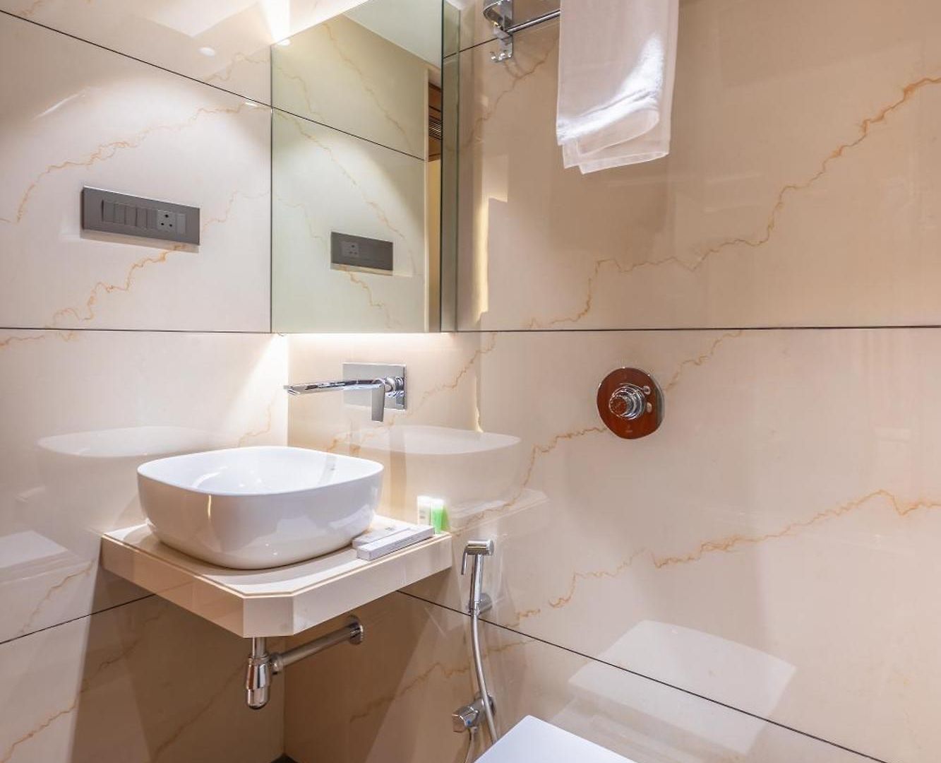 Supreme Comforts- International Airport T2 Hotel