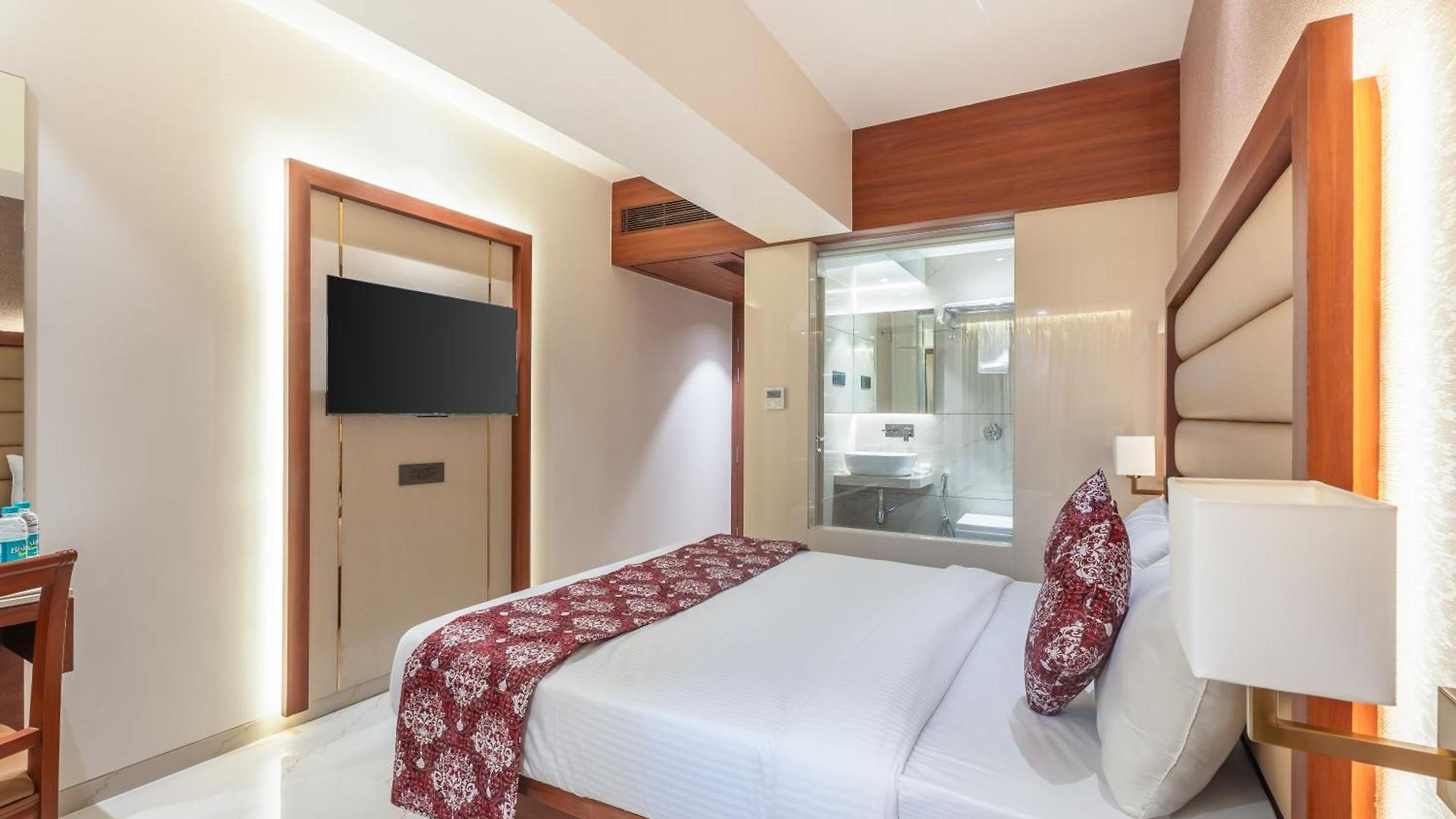 Hotel Supreme Comforts- International Airport T2