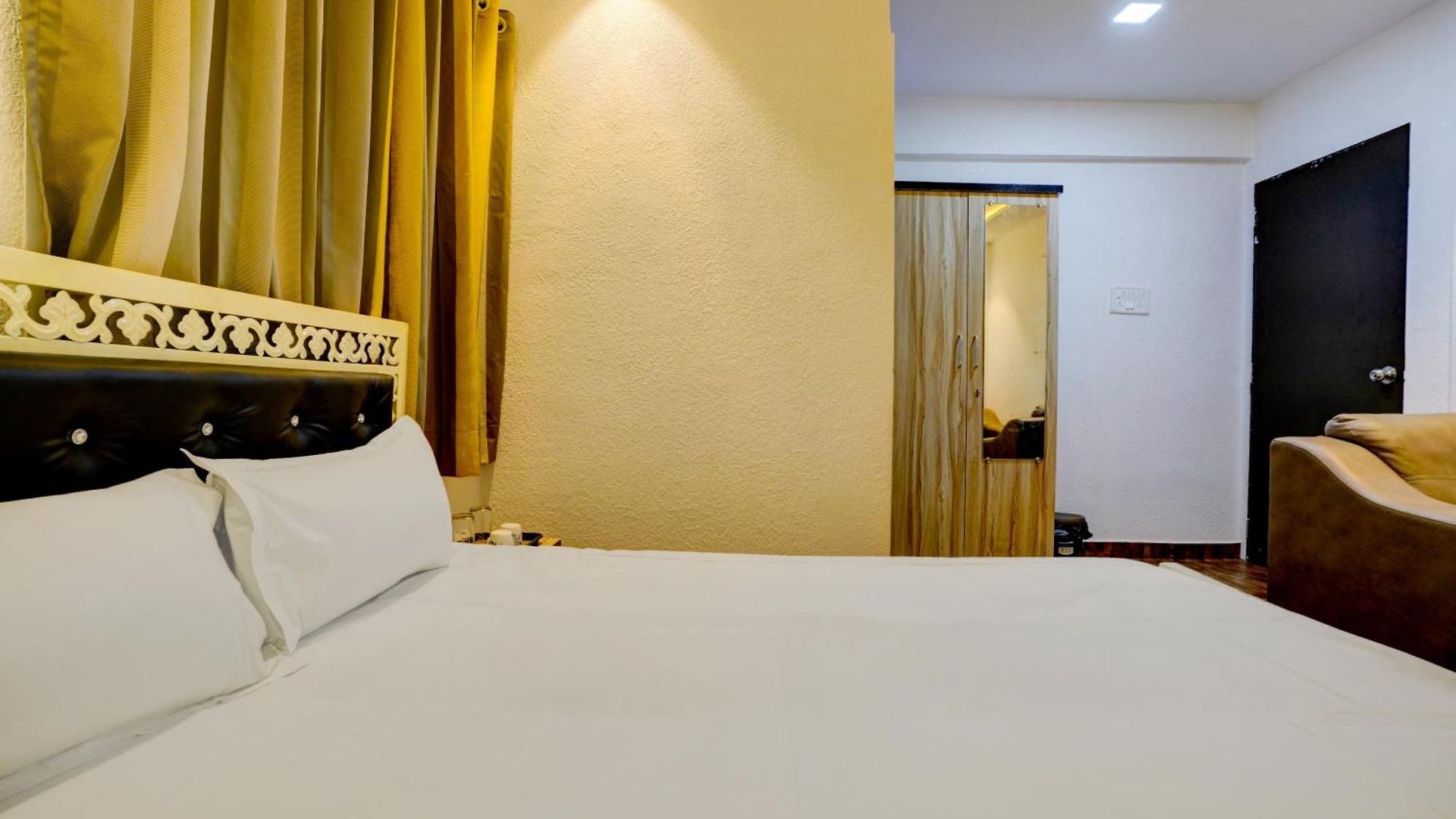 O Paying Guest Hotel Mumbai