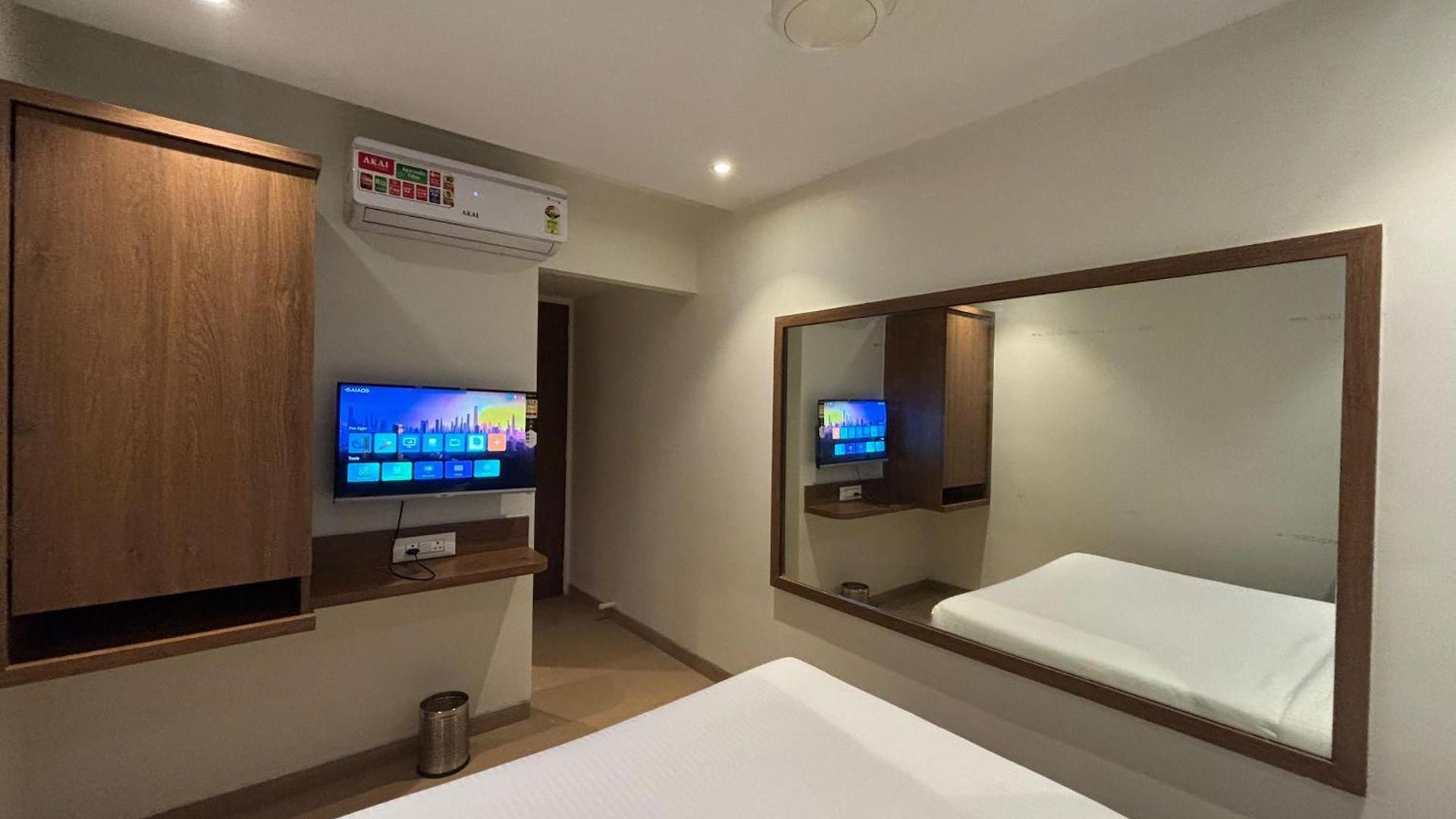 Sai Samrudhi Western Express Highway Hotel 2*