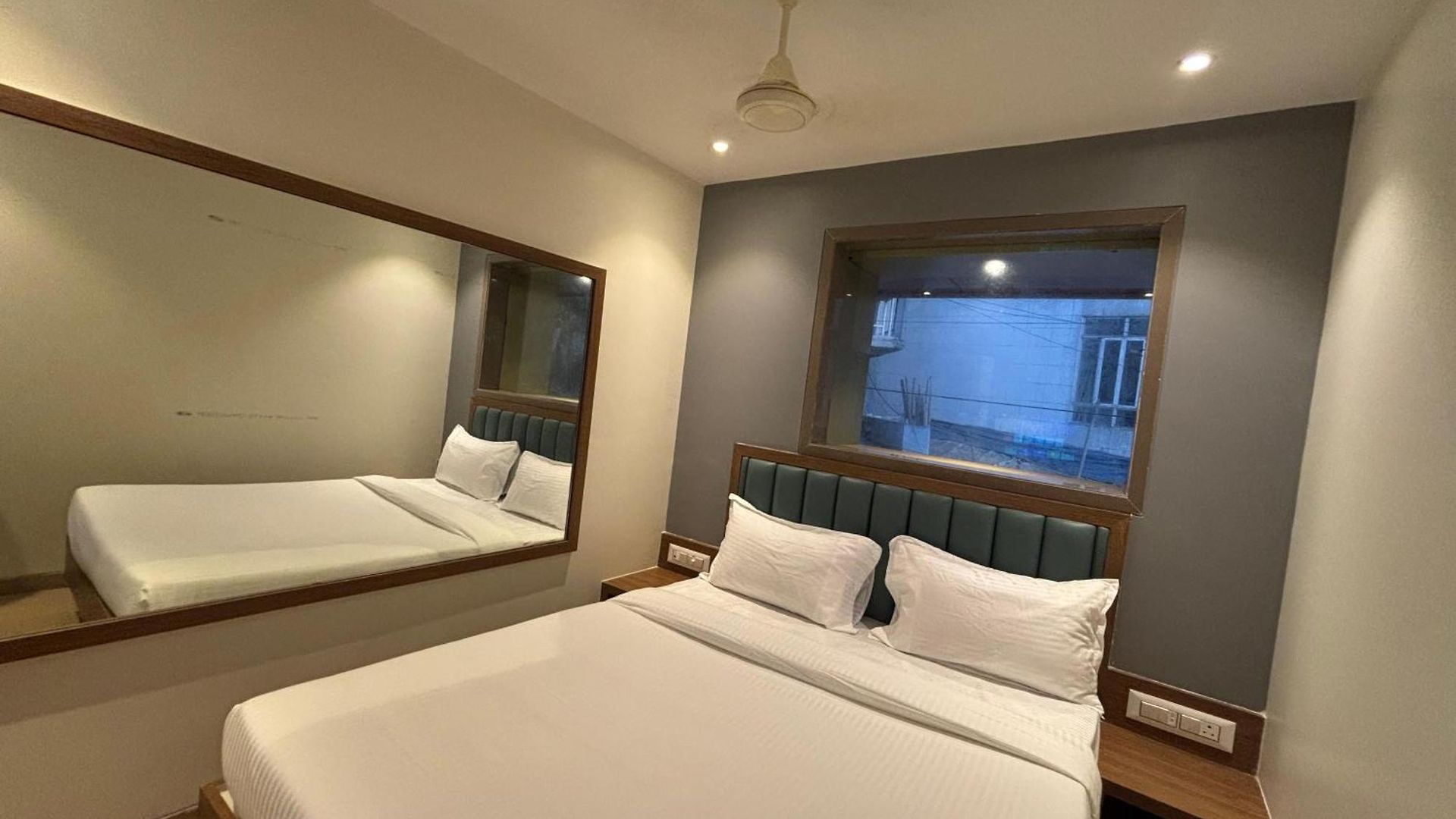 Sai Samrudhi Western Express Highway Hotel