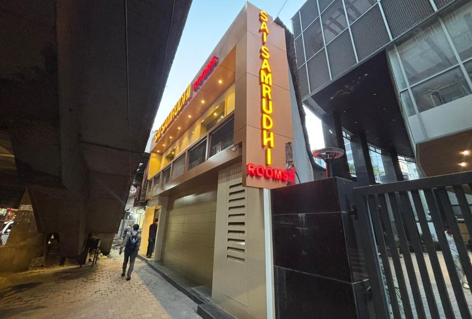 Sai Samrudhi Western Express Highway Hotel 2*