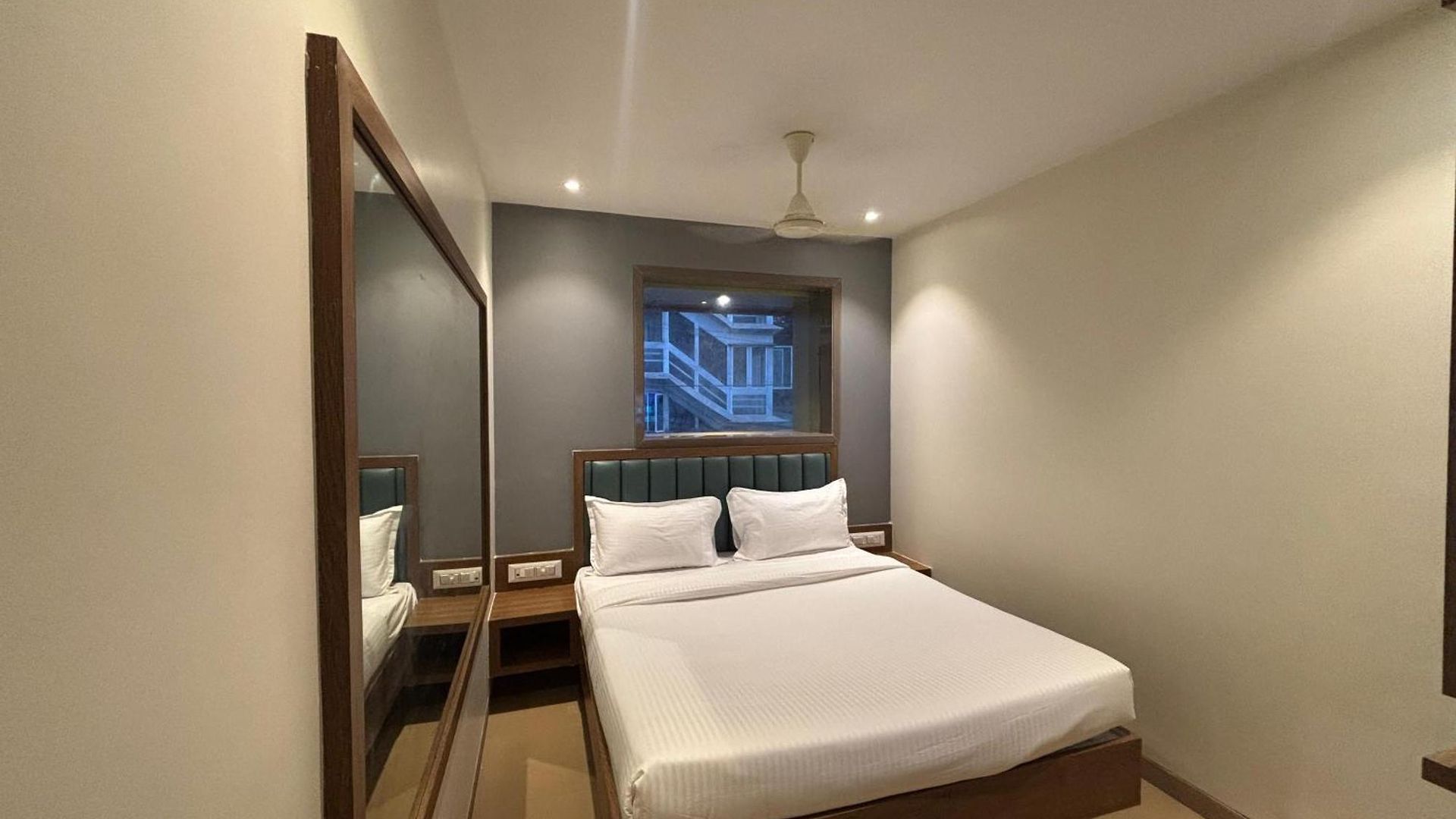 Hotel Sai Samrudhi Western Express Highway Mumbai