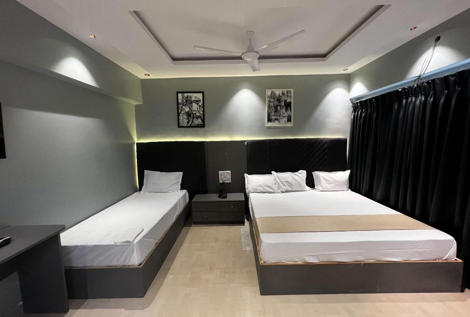 Dhanvantari Luxury Near Kokilaben Dhirubhai Ambani Hospital 3* Mumbai
