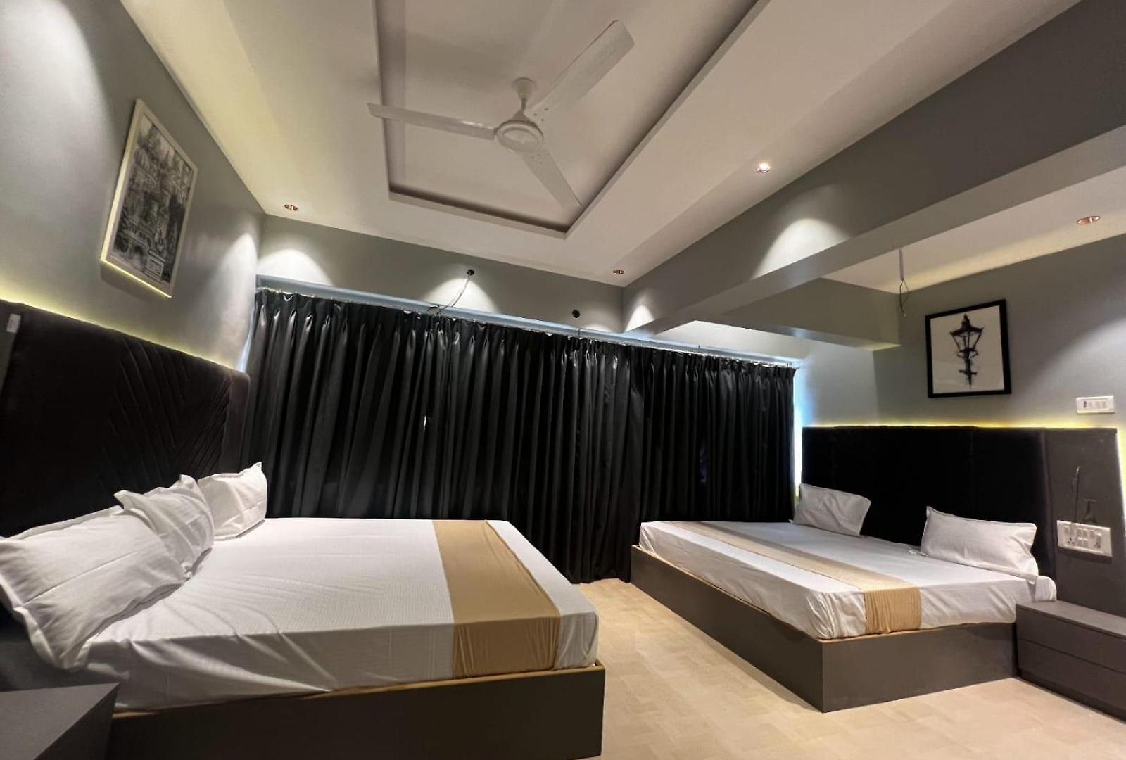 Hotel Dhanvantari Luxury Near Kokilaben Dhirubhai Ambani Hospital 3*