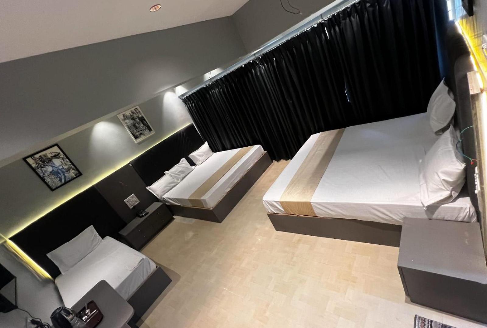 Hotel Dhanvantari Luxury Near Kokilaben Dhirubhai Ambani Hospital