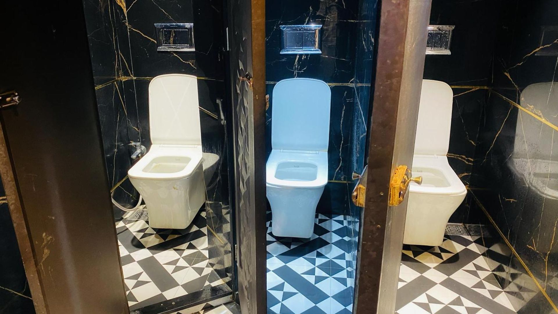 Hostel Sulu Near International Airport *