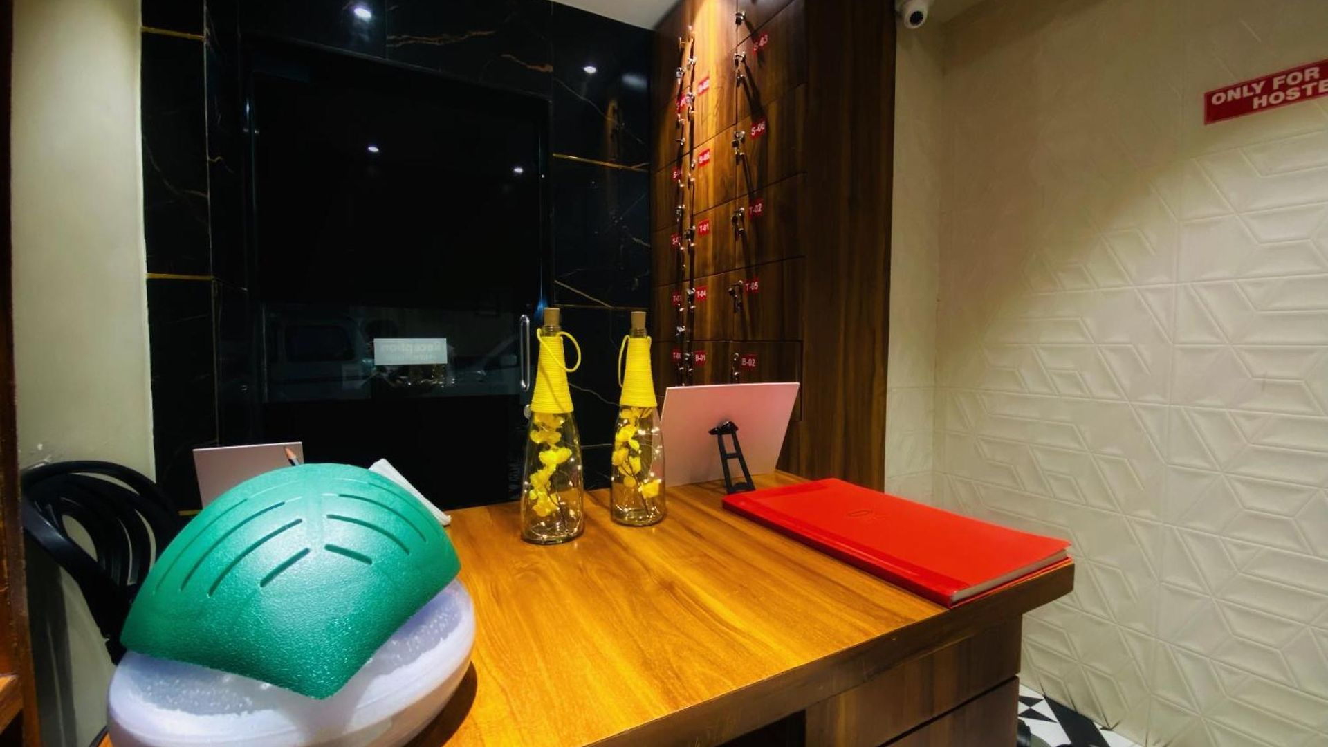 Hostel Sulu Near International Airport Mumbai