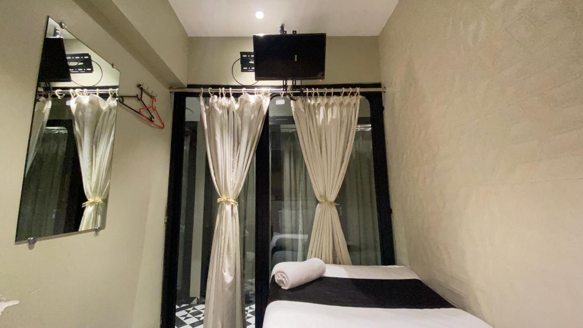 Hostel Sulu Near International Airport