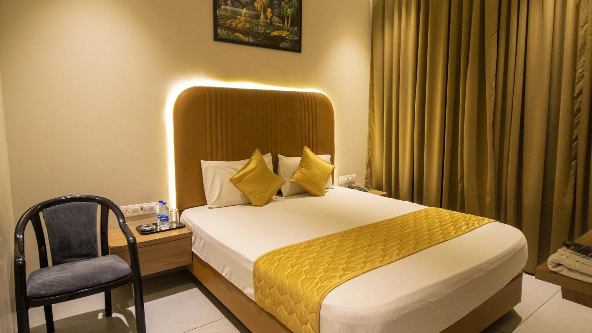 Hotel The Ube Residency Mumbai