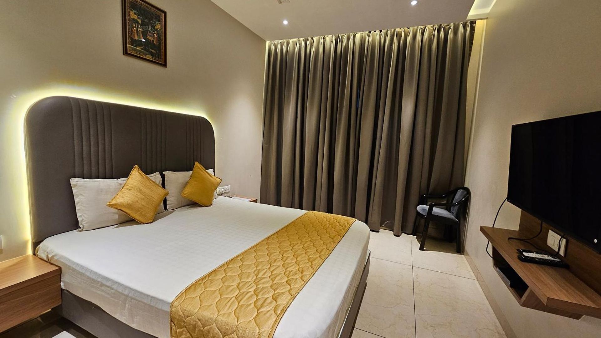 Hotel The Ube Residency