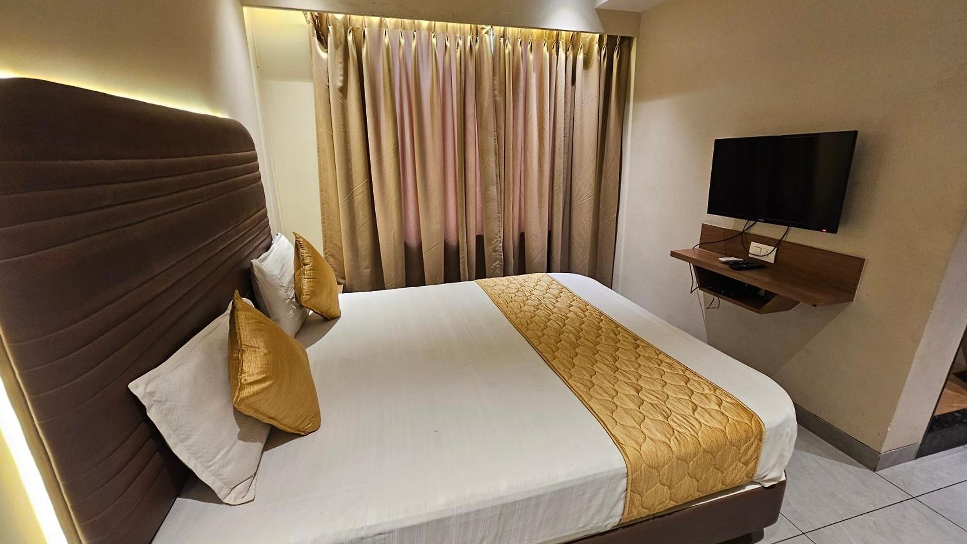 The Ube Residency Hotel Mumbai