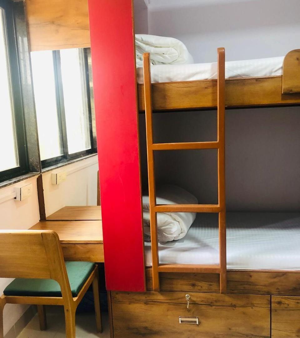 Hotel Everest And
