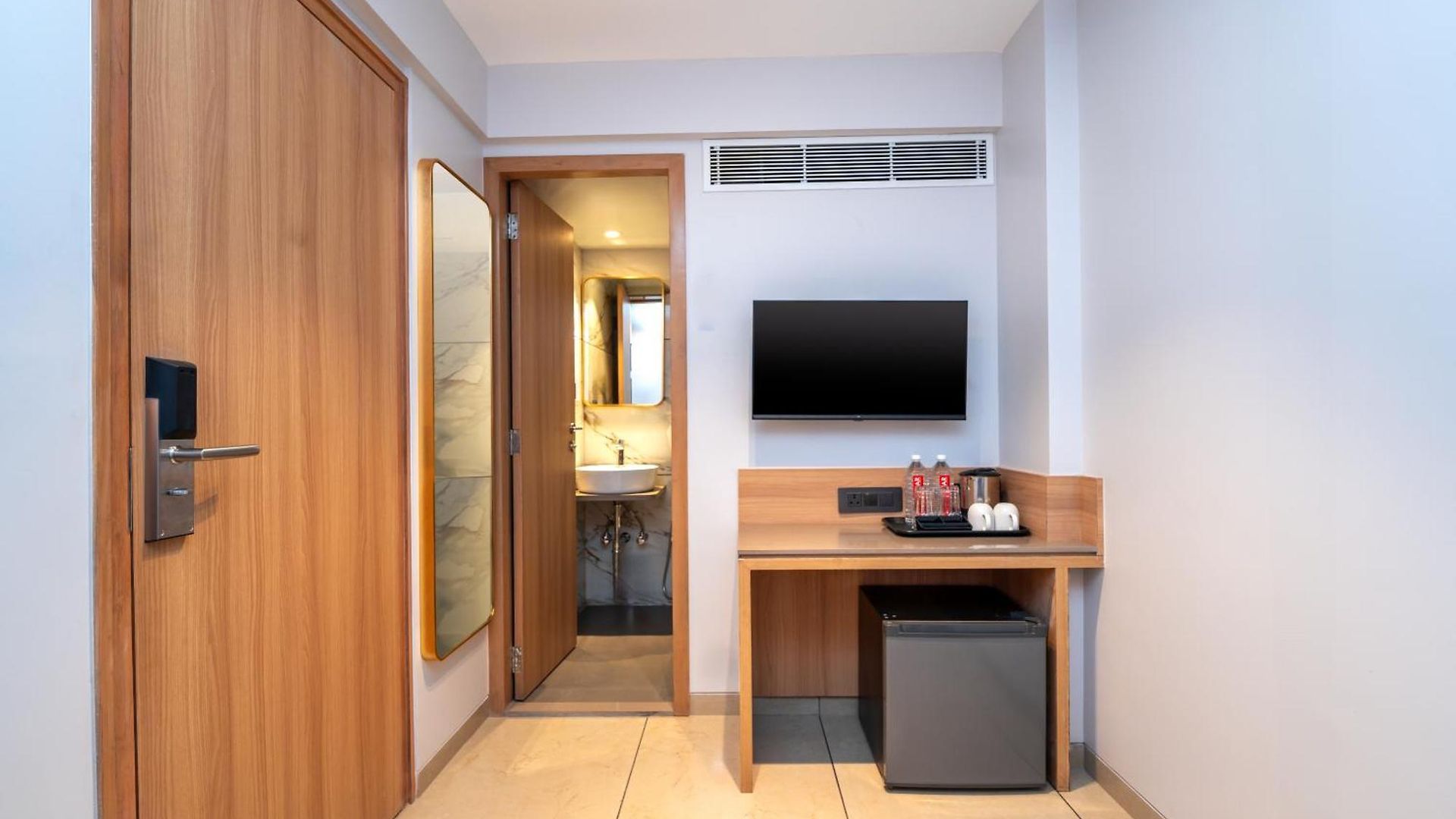 Hotel Ajanta Continental-mumbai Airport 3*