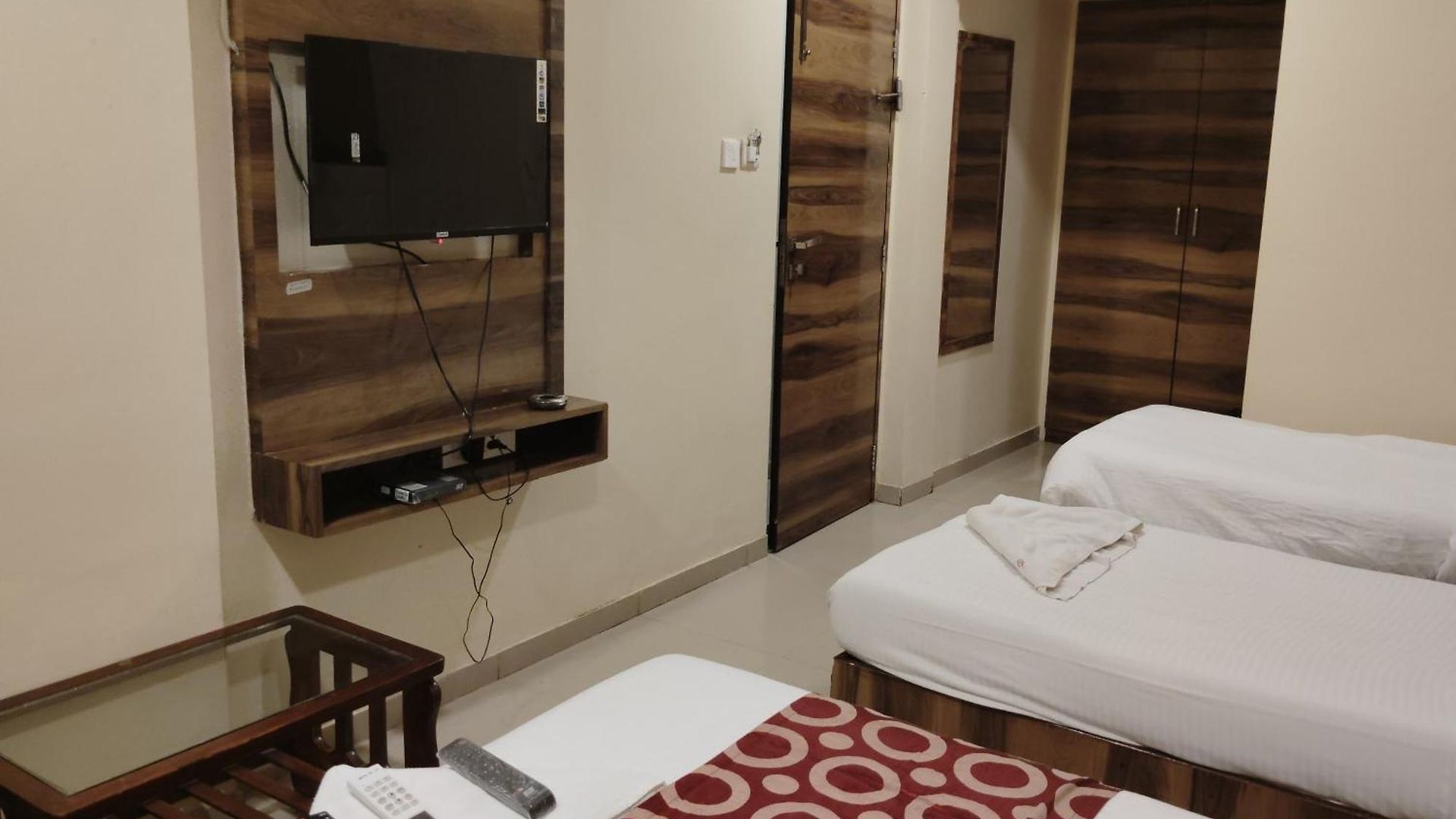 Hotel Golden Park Near Nesco *