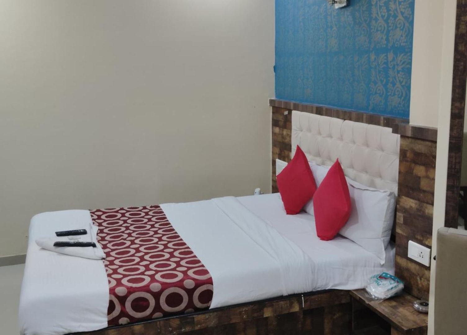 Hotel Golden Park Near Nesco *