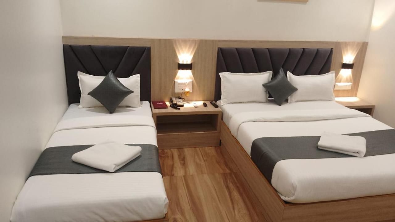 Glitz Riza - Nr Nesco Exhibition Centre Goregaon 2*