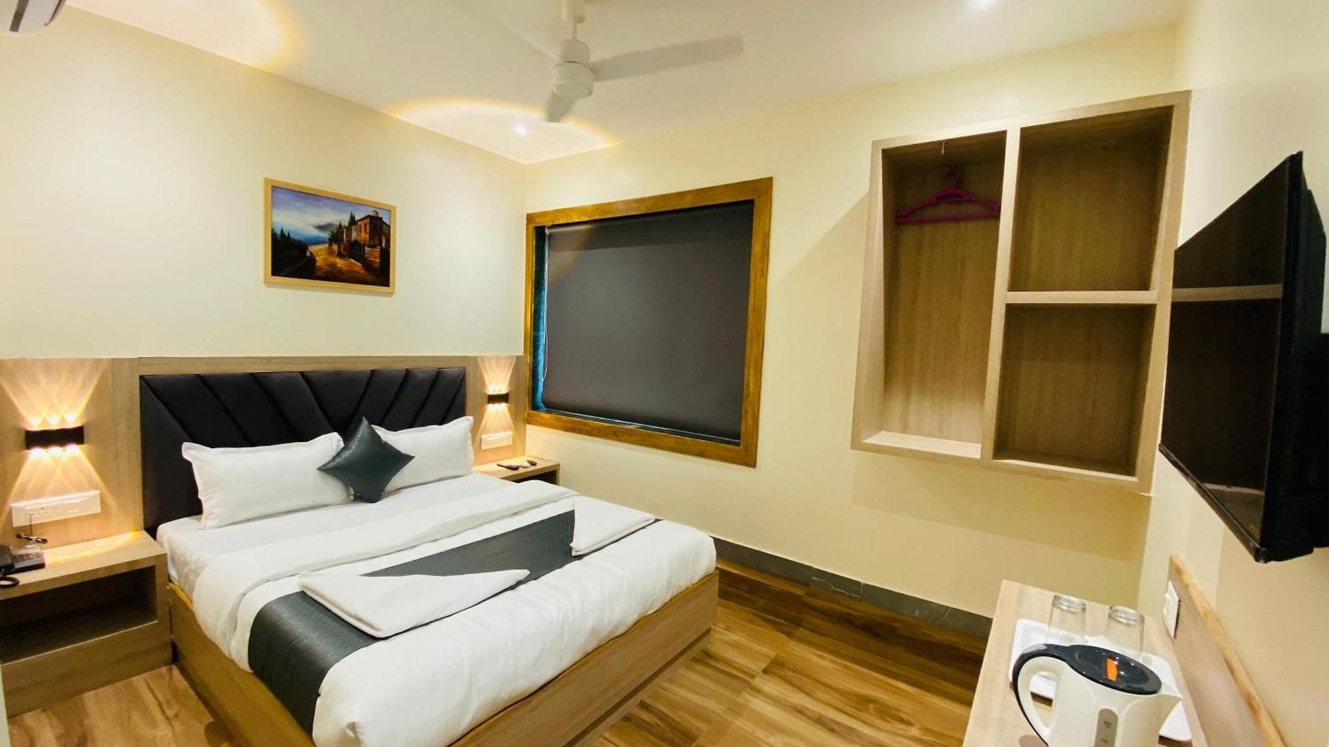 Glitz Riza - Nr Nesco Exhibition Centre Goregaon 2* Mumbai