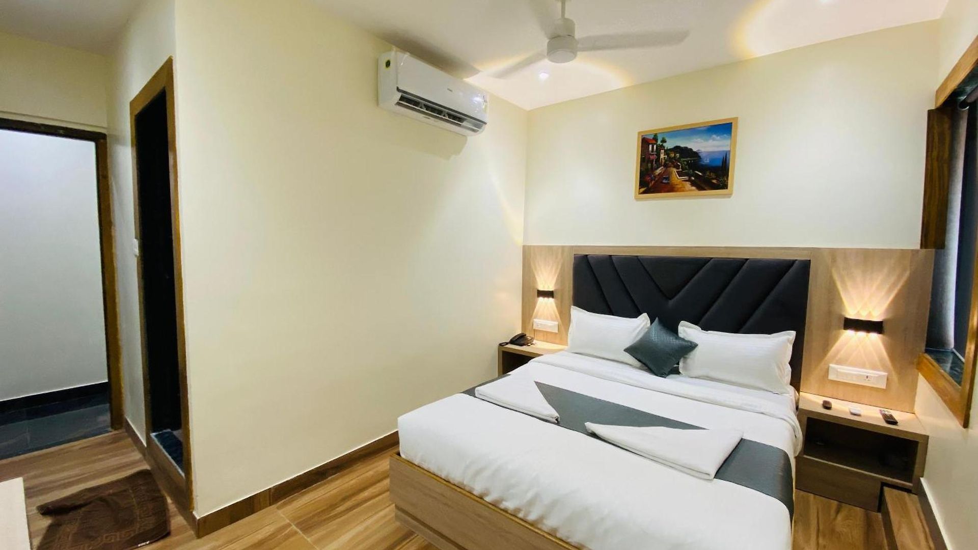 Guest house Glitz Riza - Nr Nesco Exhibition Centre Goregaon