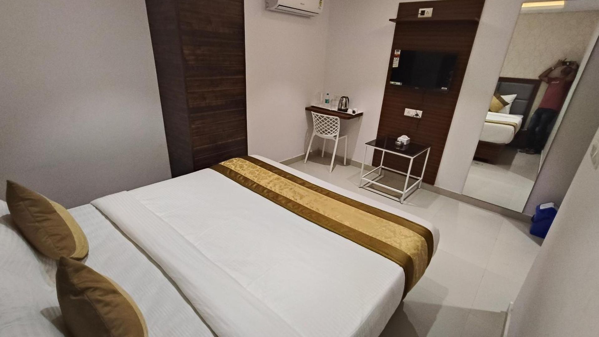 Morya Residency Parel Hotel