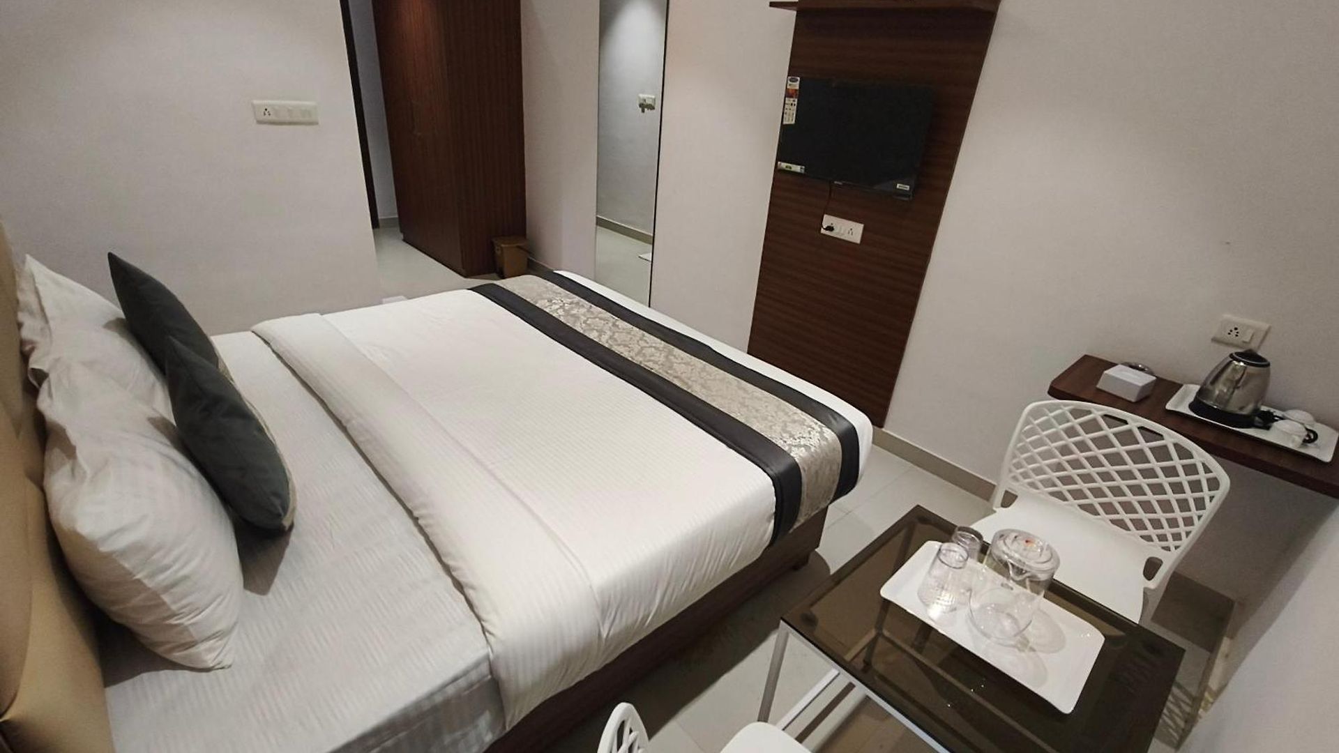 Hotel Morya Residency Parel