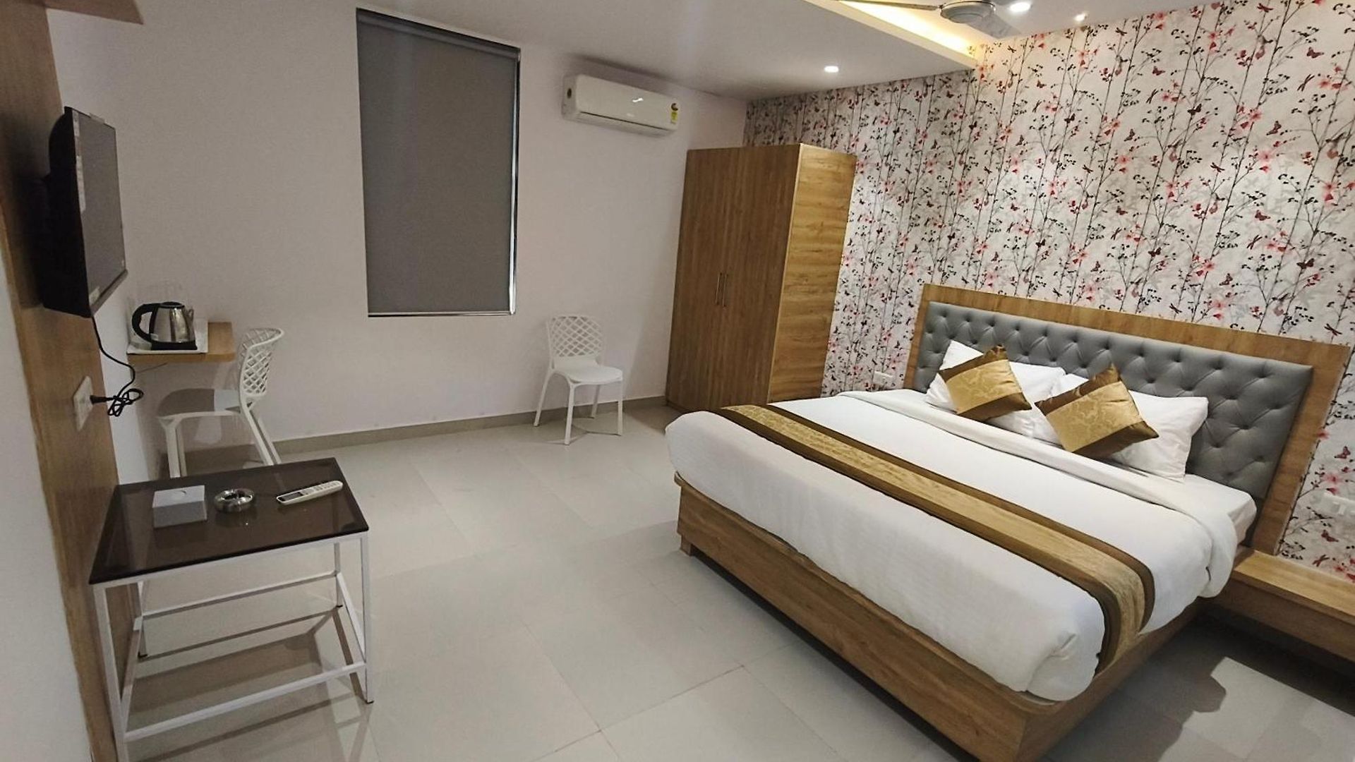 Hotel Morya Residency Parel Mumbai