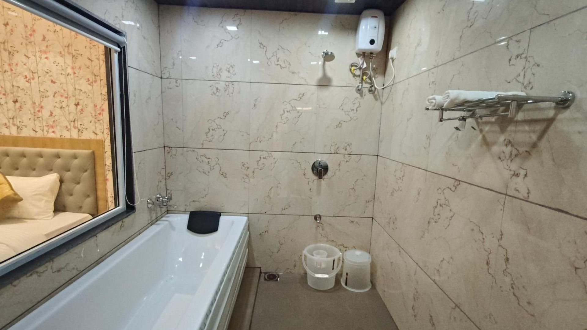 Hotel Morya Residency Parel 2*
