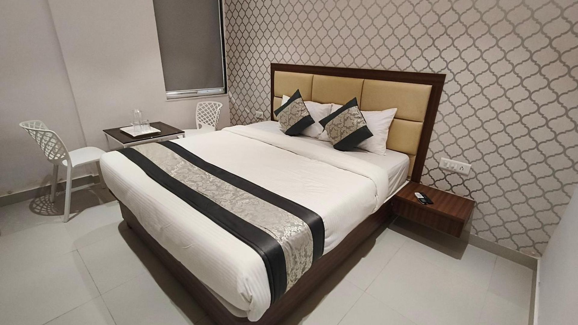 Hotel Morya Residency Parel 2*