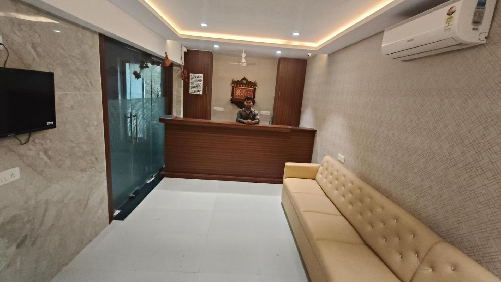 Morya Residency Parel Hotel