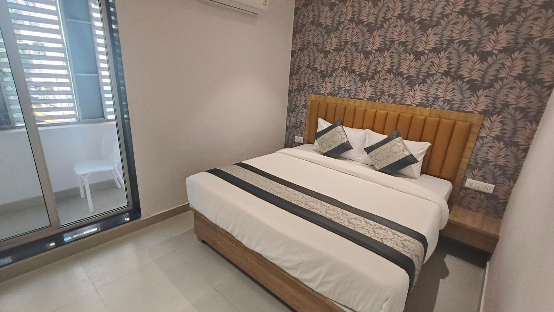 Hotel Morya Residency Parel