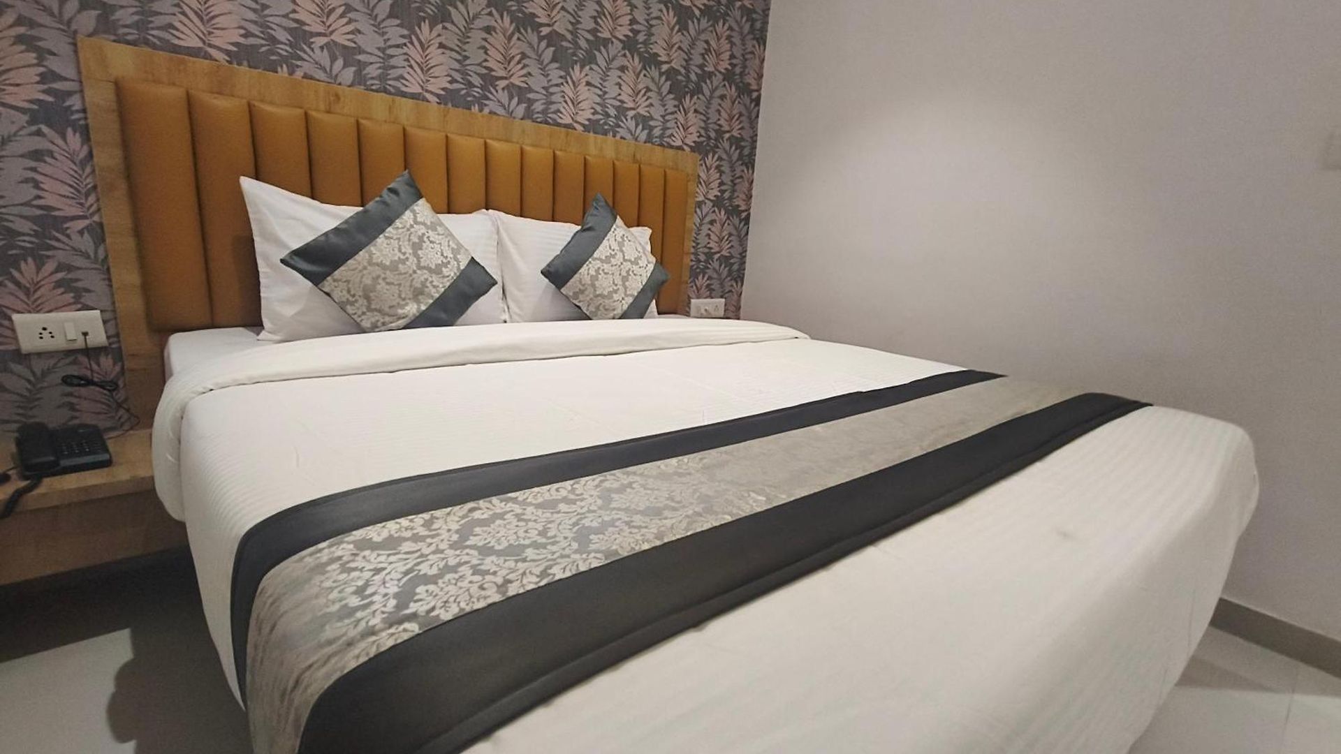 Morya Residency Parel Hotel