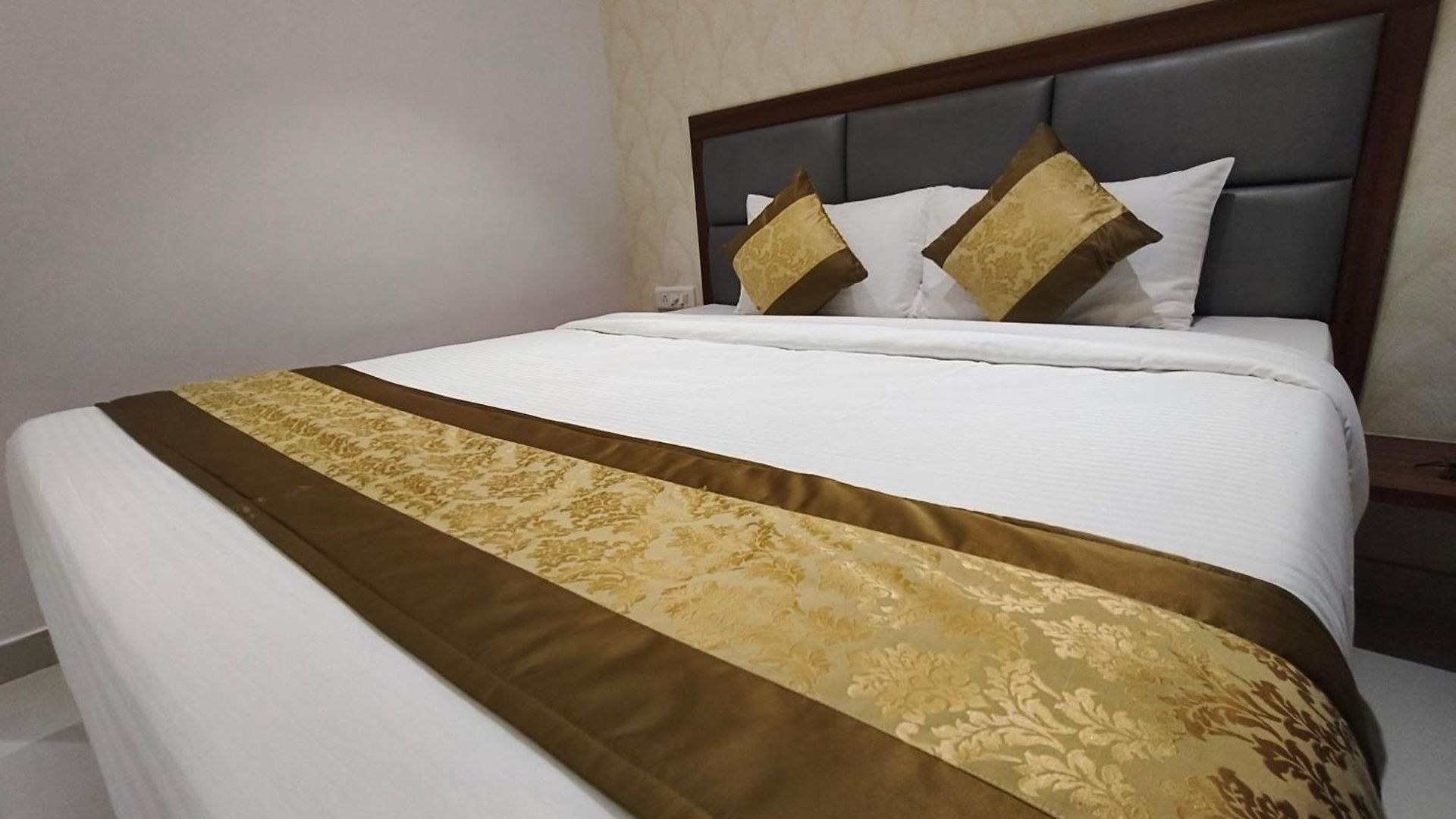 Morya Residency Parel Hotel Mumbai