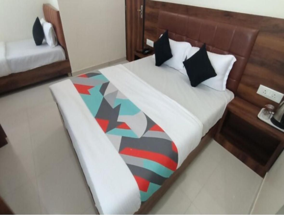 Guest house Glitz Lavender- Nr International Airport 2*