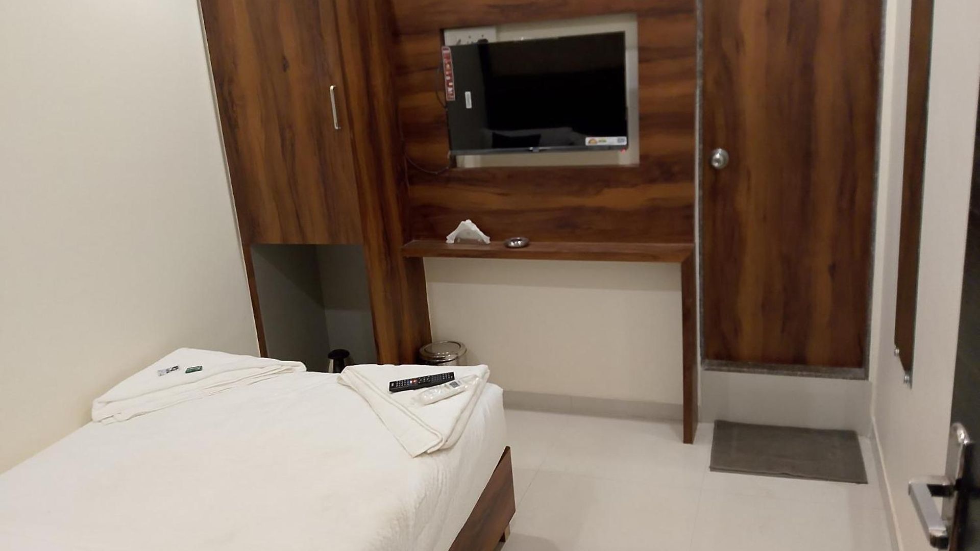 Glitz Lavender- Nr International Airport Guest house 2*