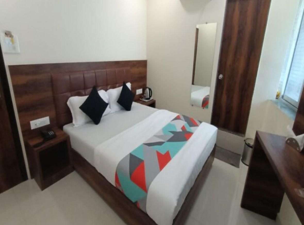 Guest house Glitz Lavender- Nr International Airport 2*