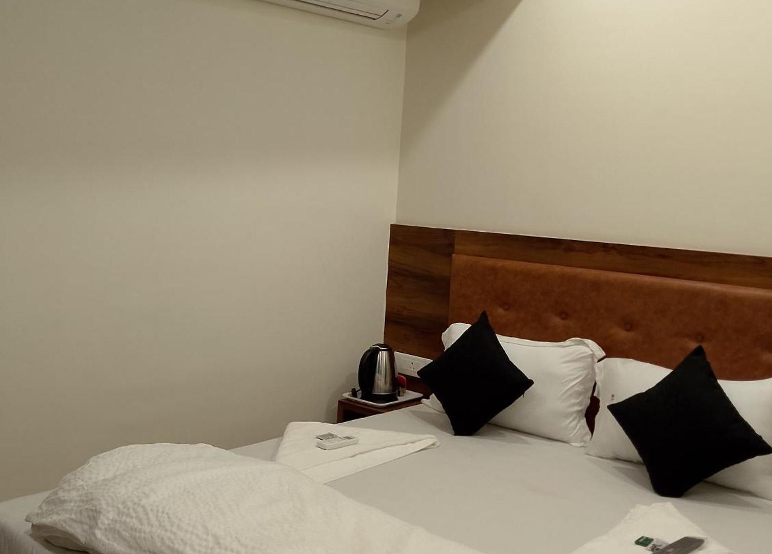 Guest house Glitz Lavender- Nr International Airport Mumbai