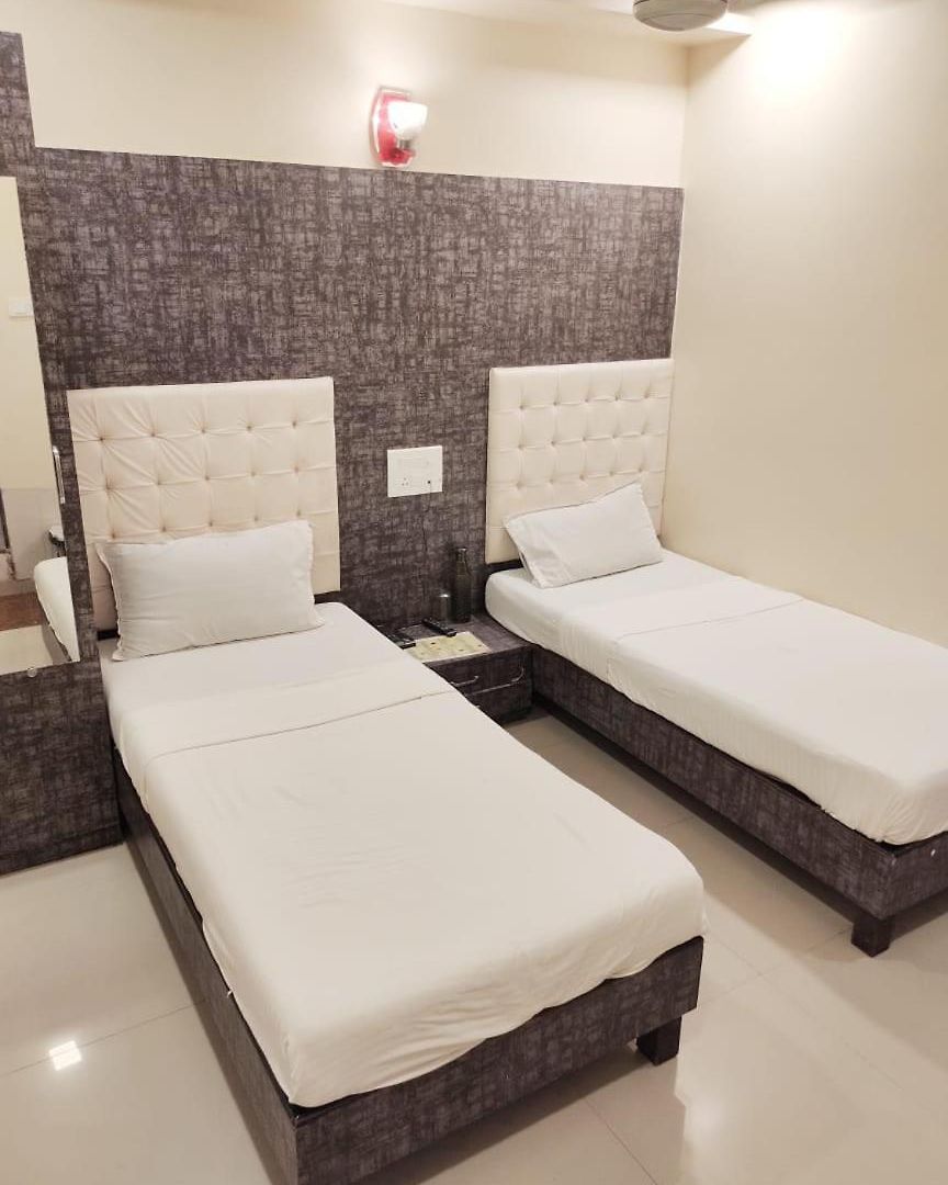 Hotel Golden Park Near Nesco Mumbai