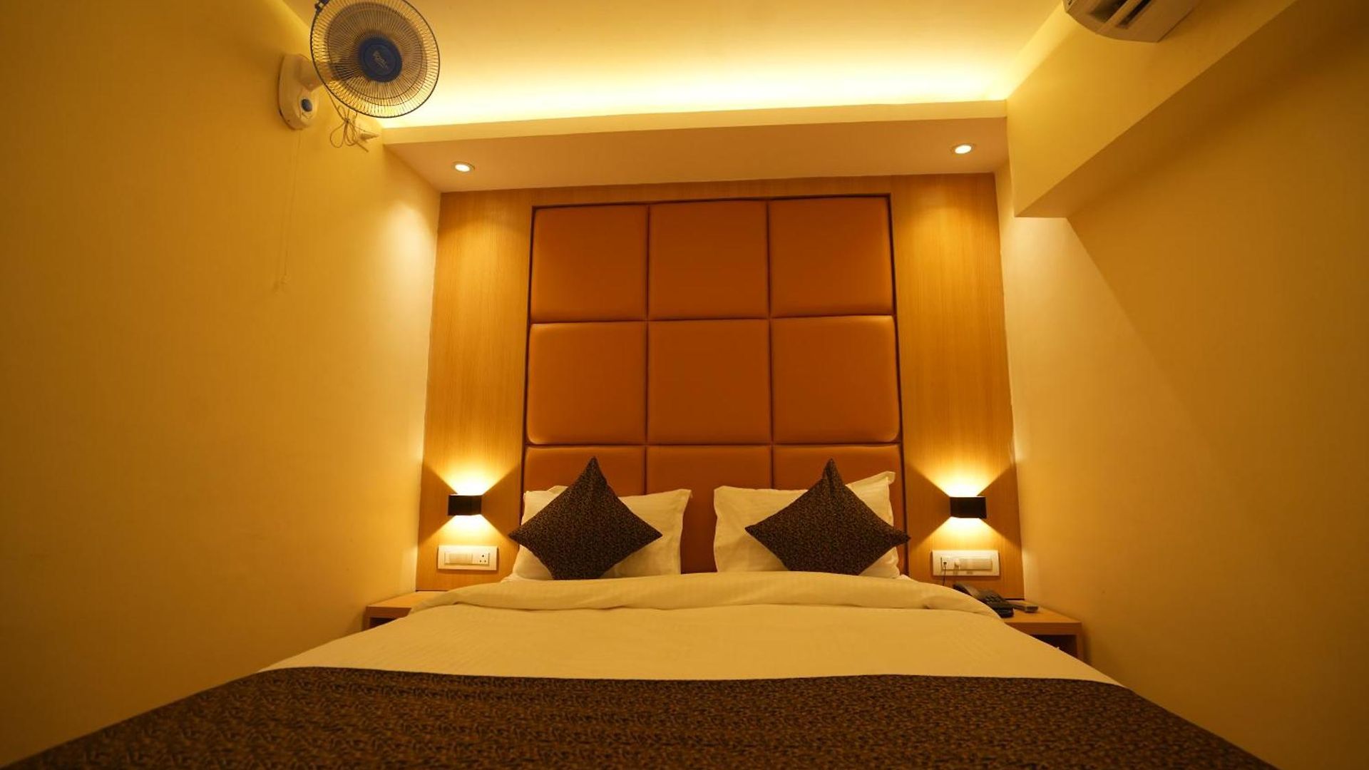 Boston Hotel 2*